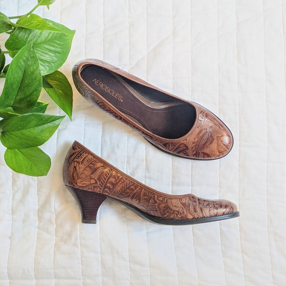 AEROSOLES Brown Patterned Heels Size 9